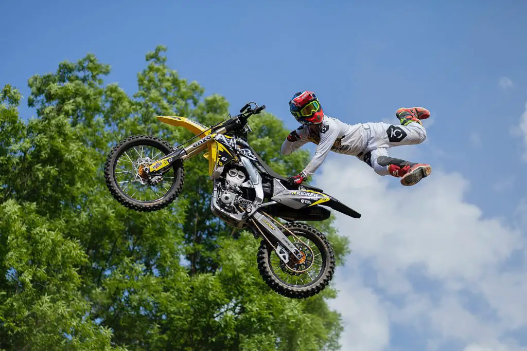 painting dirt bike plastics